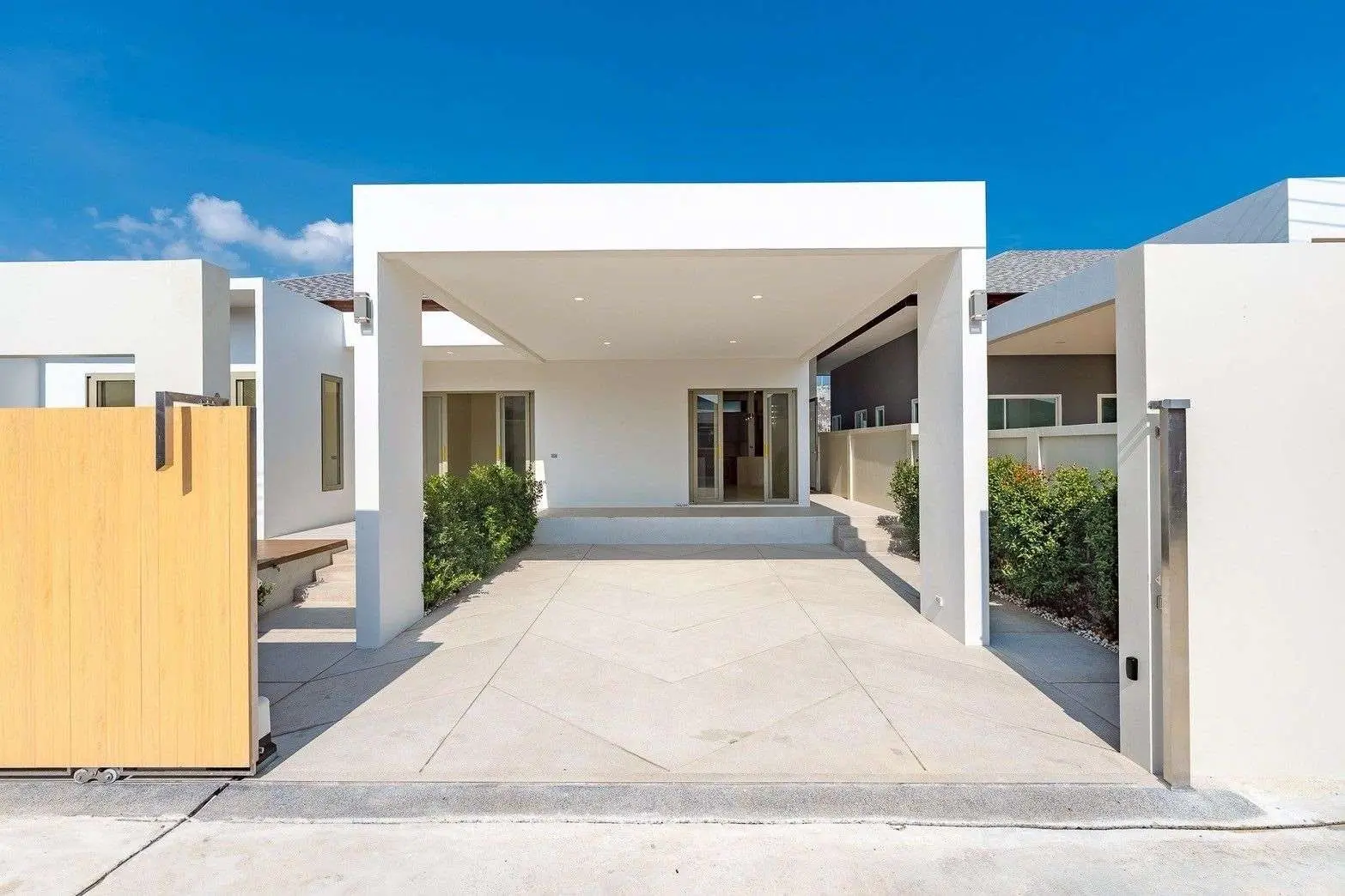 3 Bedroom Modern Pool Villa for Sale in Thalang