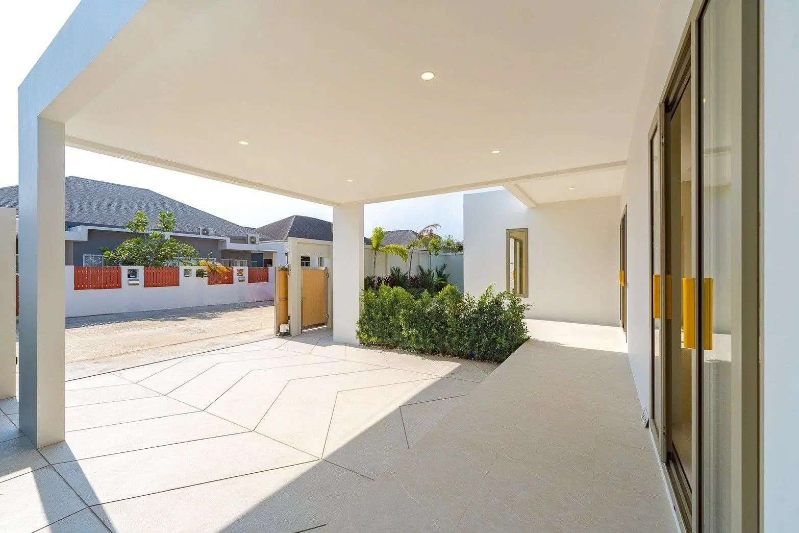 3 Bedroom Modern Pool Villa for Sale in Thalang