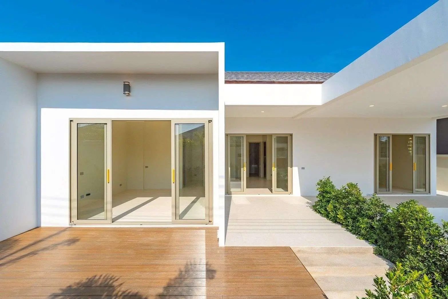 3 Bedroom Modern Pool Villa for Sale in Thalang