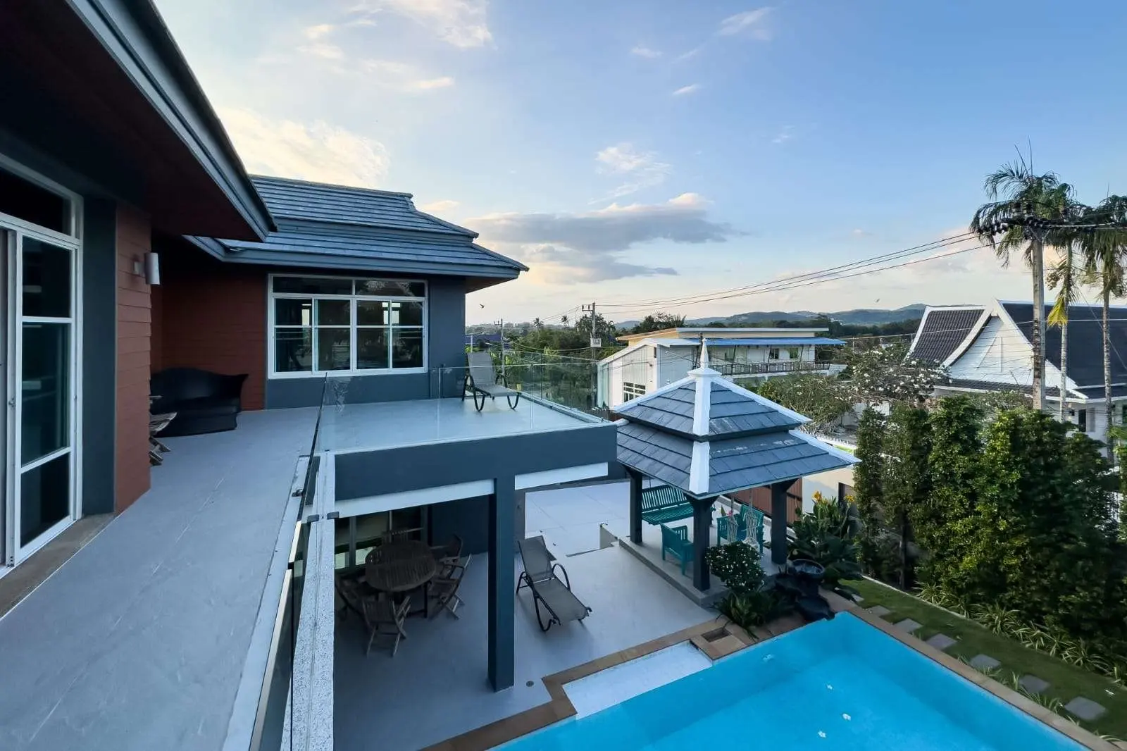 Spacious 4+1 Bedroom Private Pool Villa with Garden and Ample Parking For SALE - RENT