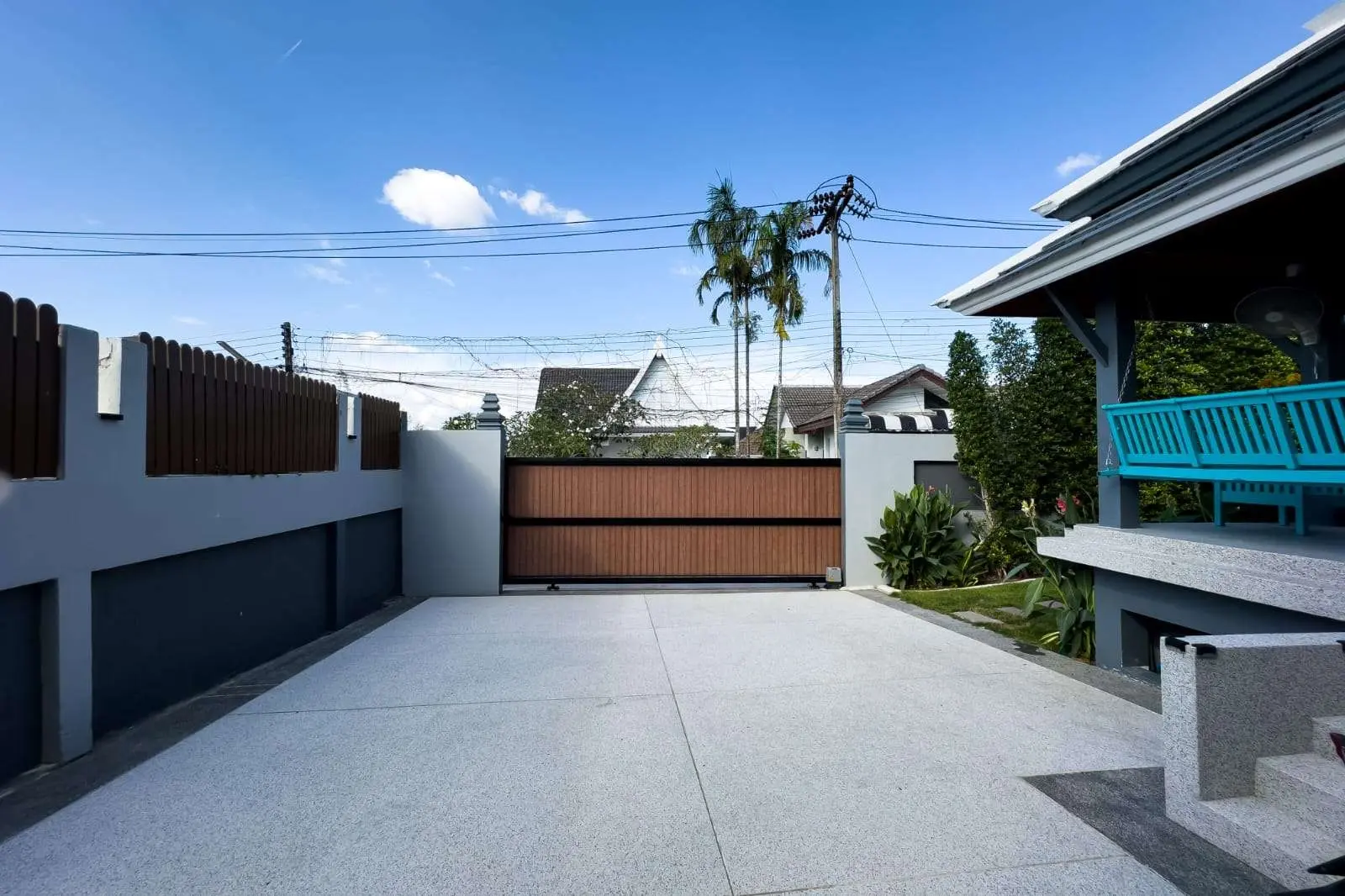 Spacious 4+1 Bedroom Private Pool Villa with Garden and Ample Parking For SALE - RENT
