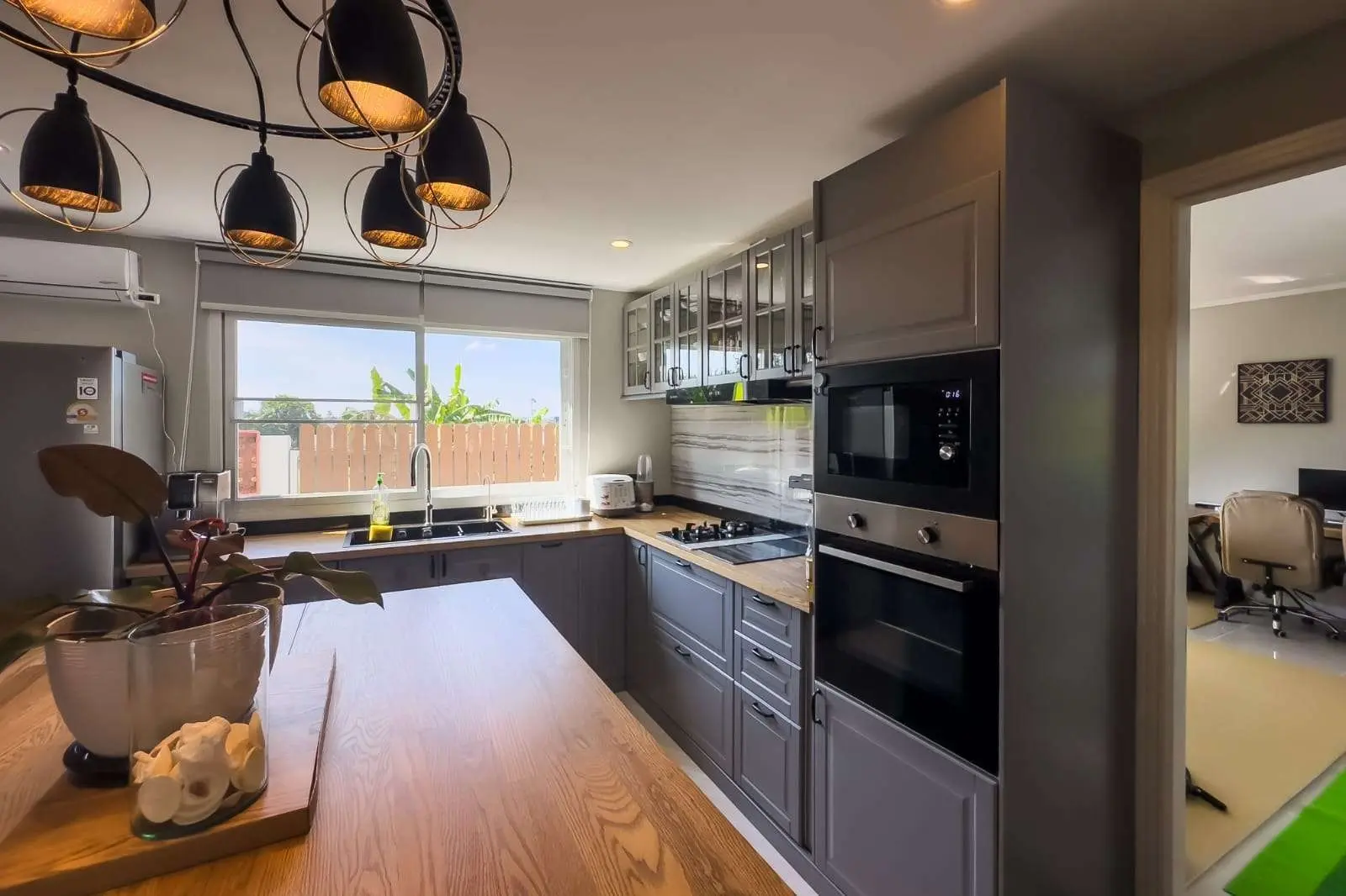 Spacious 4+1 Bedroom Private Pool Villa with Garden and Ample Parking For SALE - RENT