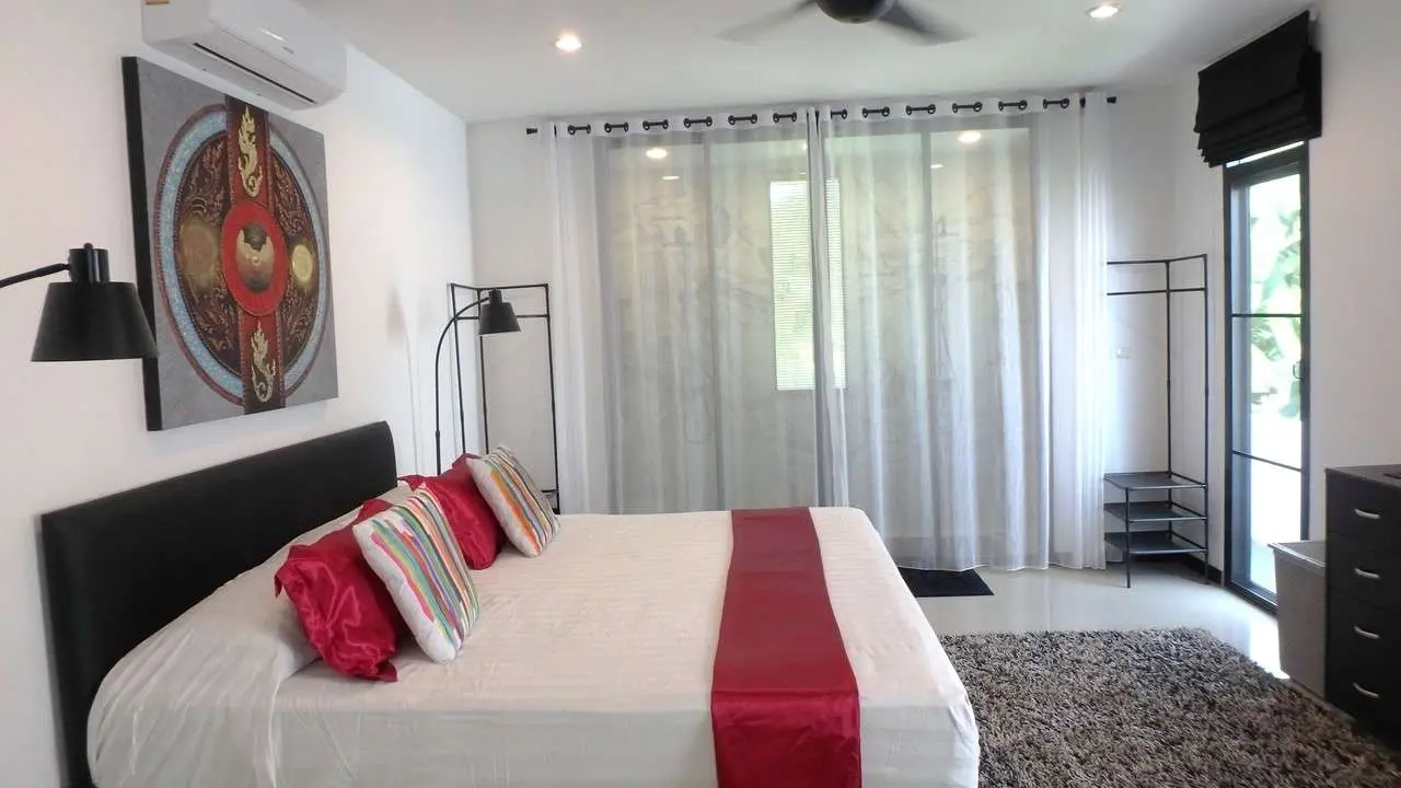 Modern Townhouse 3-Story Pool Villa in Rawai For Sale &amp; Rent