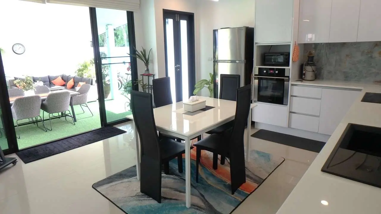 Modern Townhouse 3-Story Pool Villa in Rawai For Sale &amp; Rent
