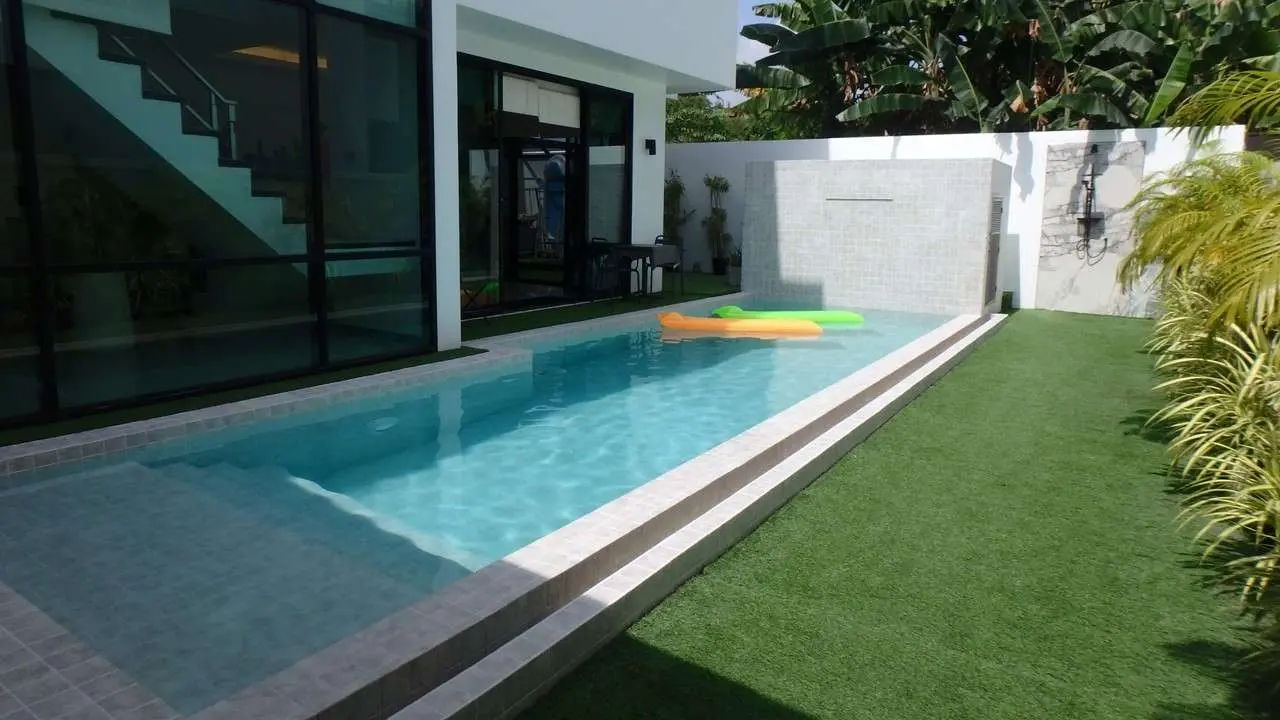 Modern Townhouse 3-Story Pool Villa in Rawai For Sale &amp; Rent