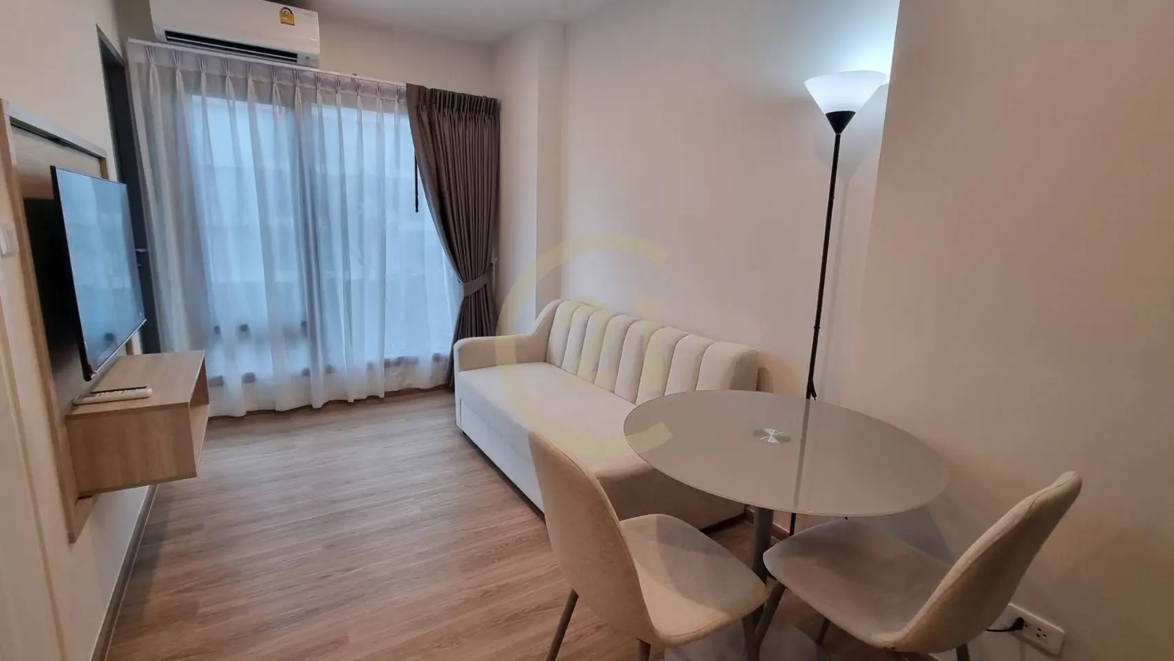 คอนโด 1 ห้องนอน อบอุ่น พร้อมการออกแบบที่ชาญฉลาดและสัมผัสสมัยใหม่ในวิชิต ภูเก็ต