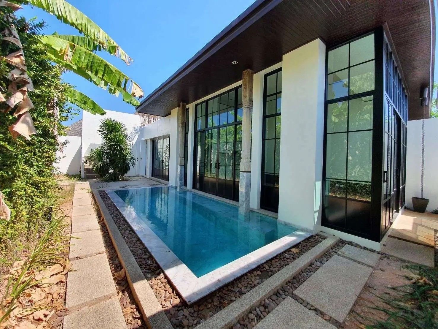 Luxury 1-Bedroom Villa for Rent in Pasak 8