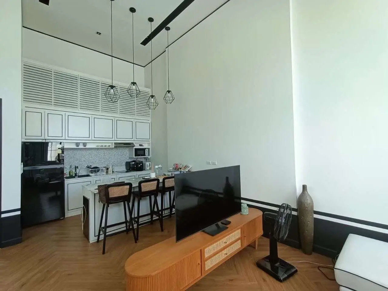 Luxury 1-Bedroom Villa for Rent in Pasak 8