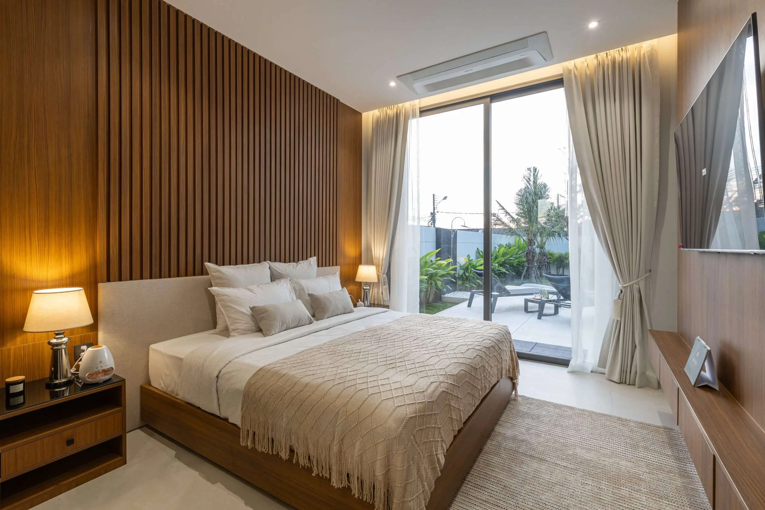 3-4 Bedrooms Modern Tropical Villas in Cherng Talay
