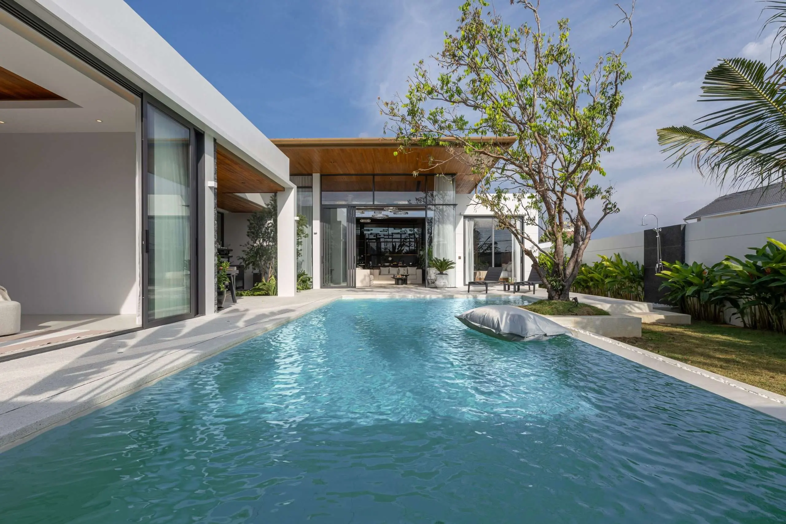 3-4 Bedrooms Modern Tropical Villas in Cherng Talay