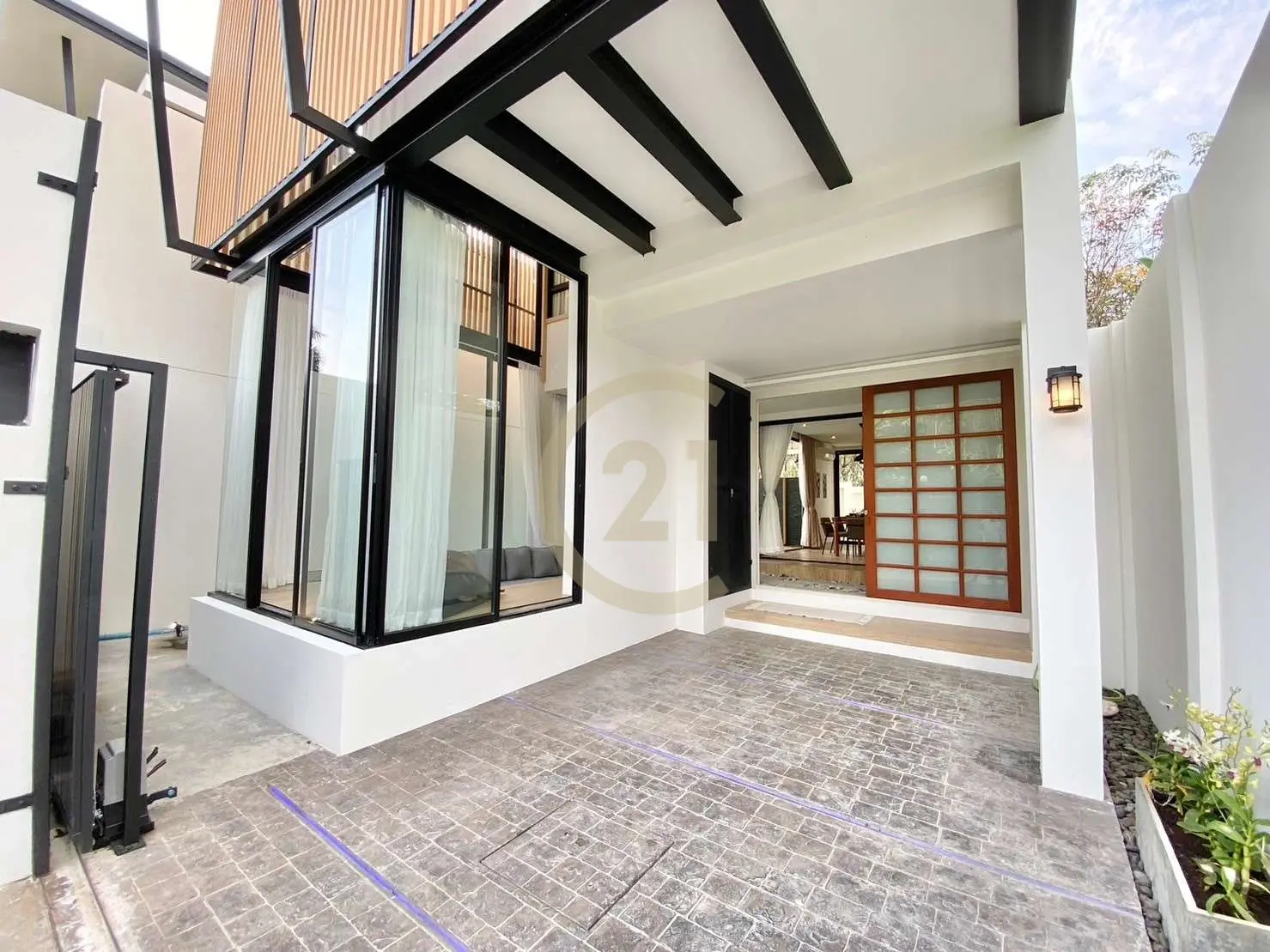 3-Bedroom Pool Villa in Prime Phuket Location
