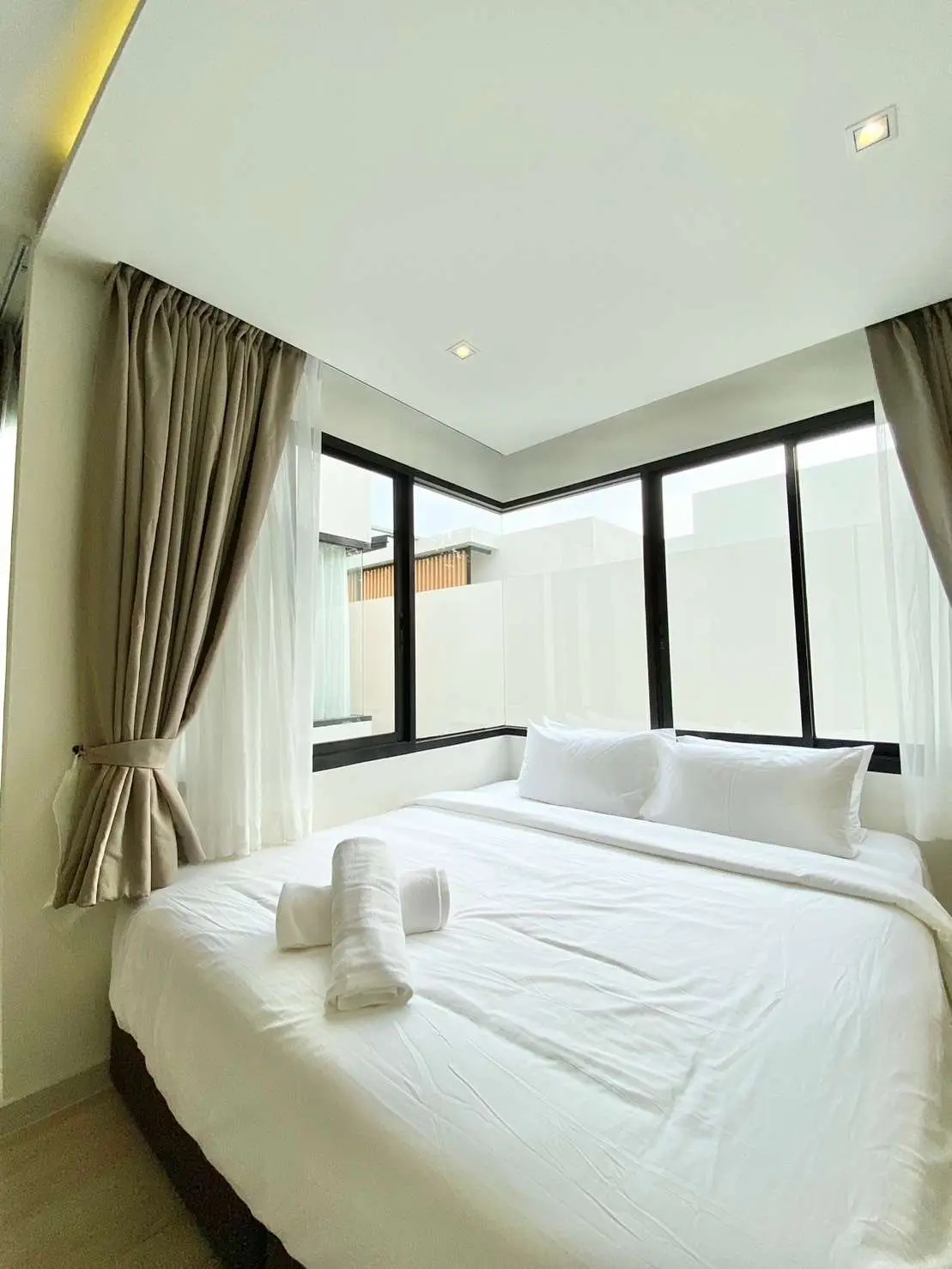 3-Bedroom Pool Villa in Prime Phuket Location