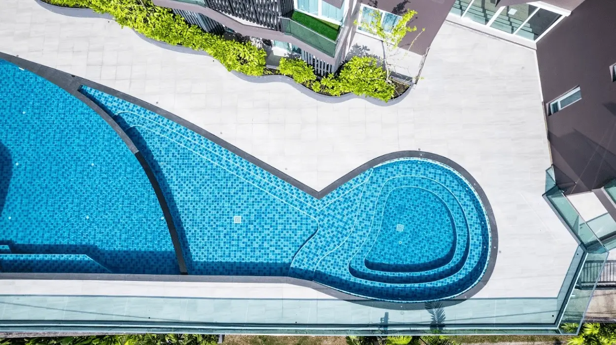 Luxury 1-3 Bedroom and Penthouse Condominium for Sale in the Heart of Phuket