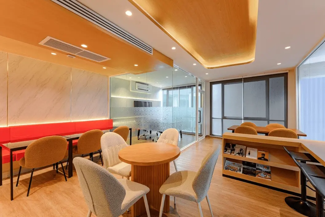 Luxury 1-3 Bedroom and Penthouse Condominium for Sale in the Heart of Phuket