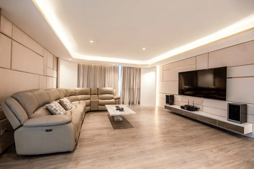 Luxury 1-3 Bedroom and Penthouse Condominium for Sale in the Heart of Phuket