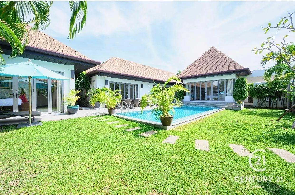 3-Bedroom Private Pool Villa in Naiharn