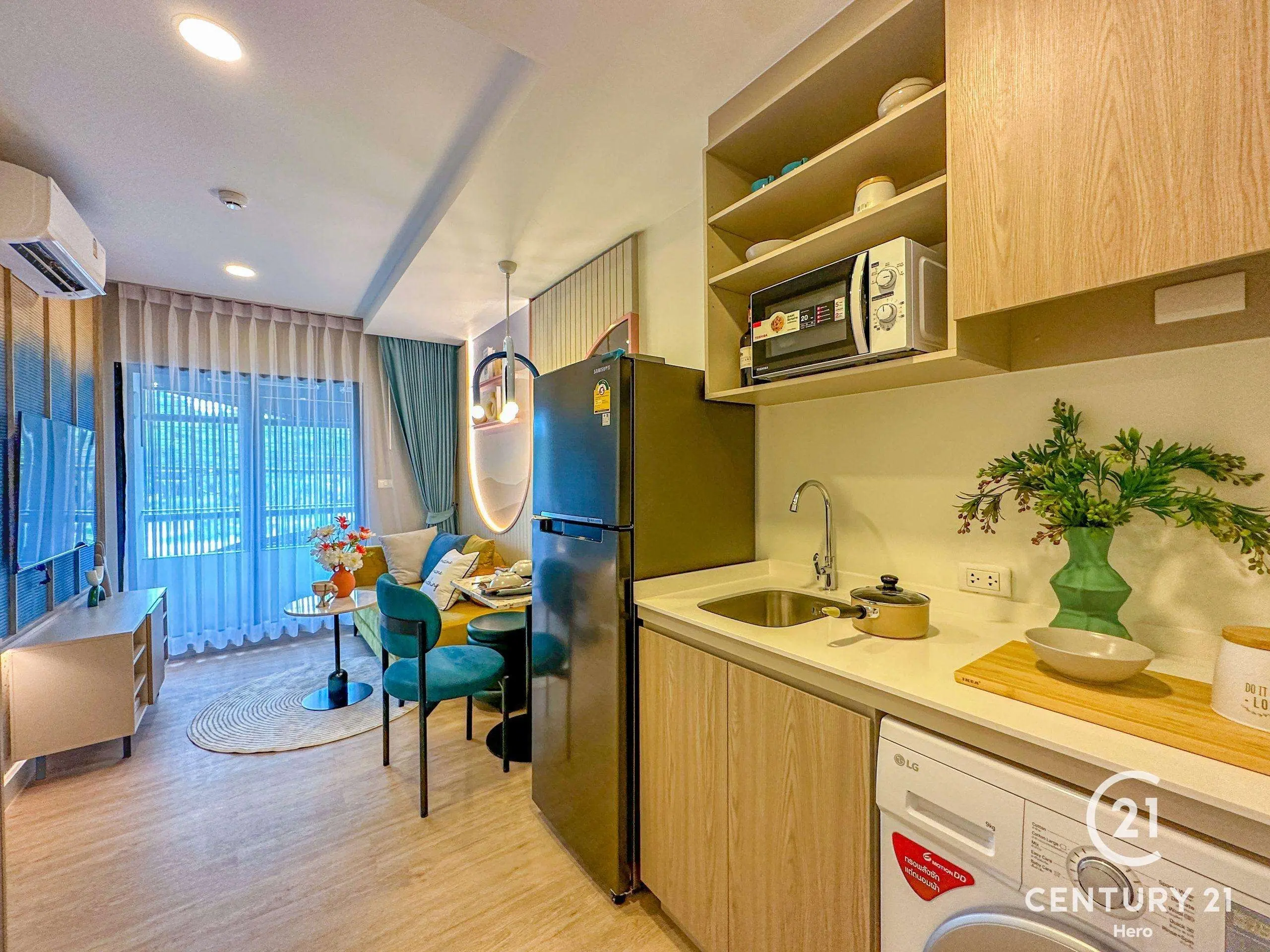 1 Bedrooms Luxury Condominium near Robinson Thalang