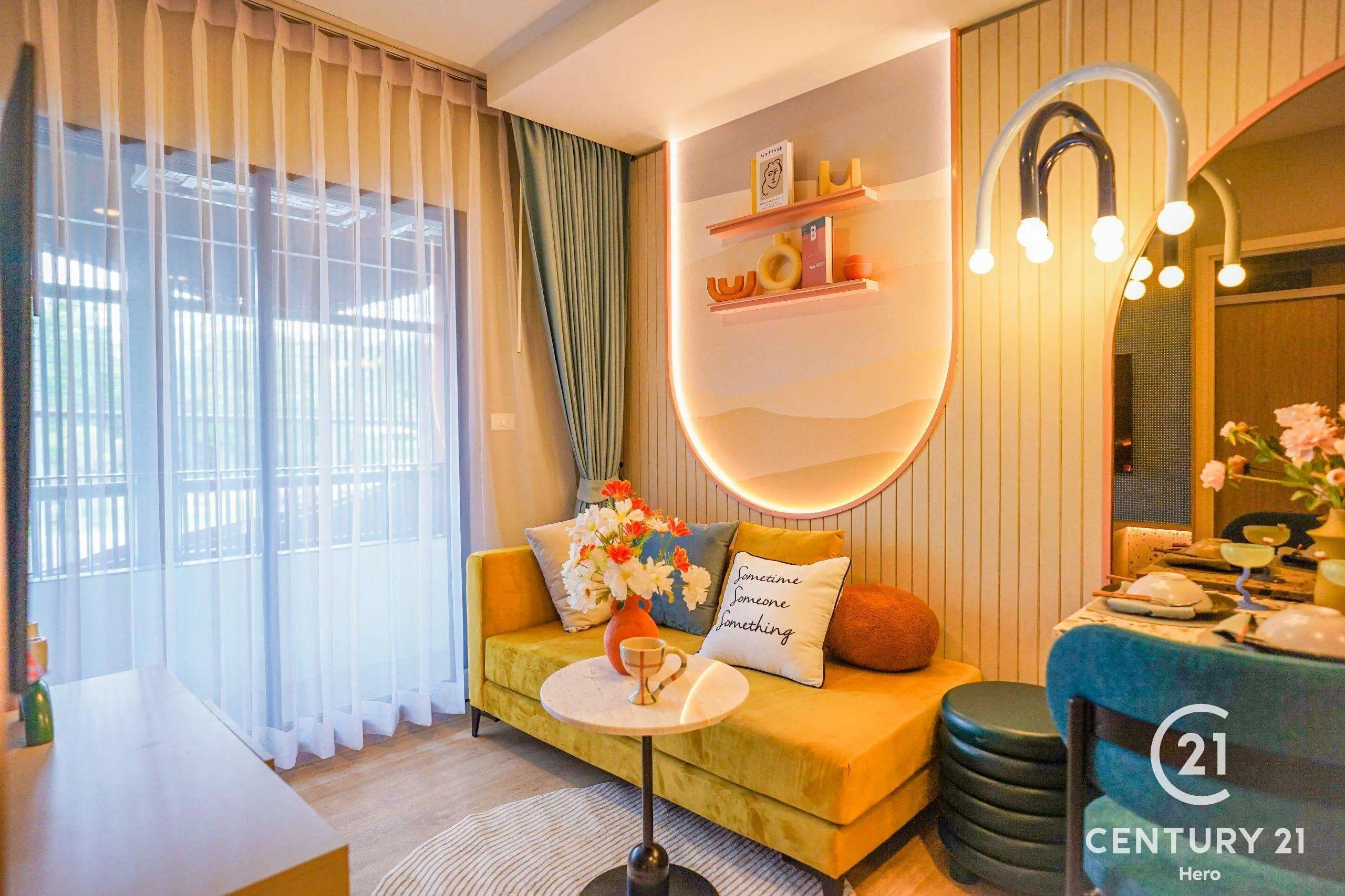 1 Bedrooms Luxury Condominium near Robinson Thalang