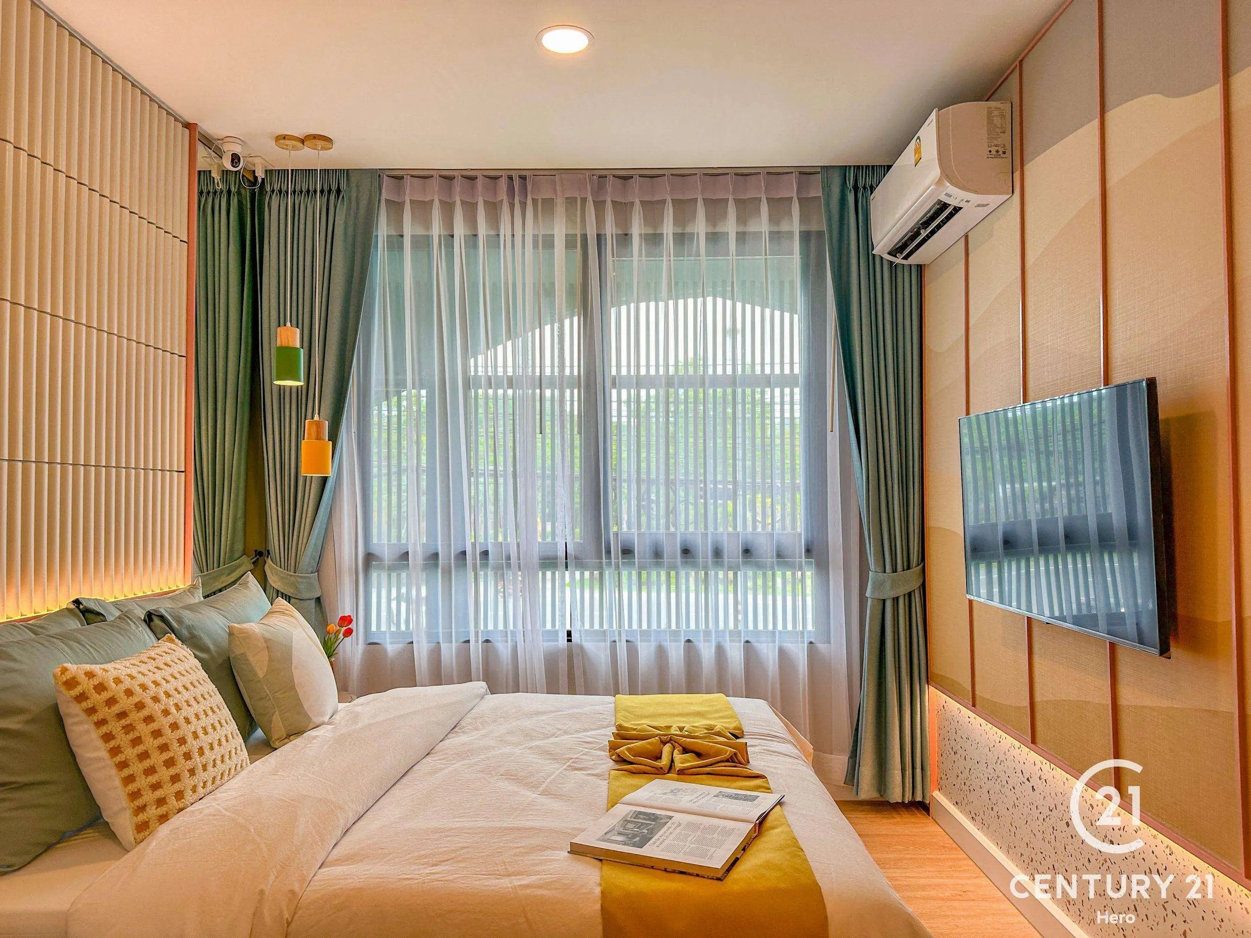 1 Bedrooms Luxury Condominium near Robinson Thalang