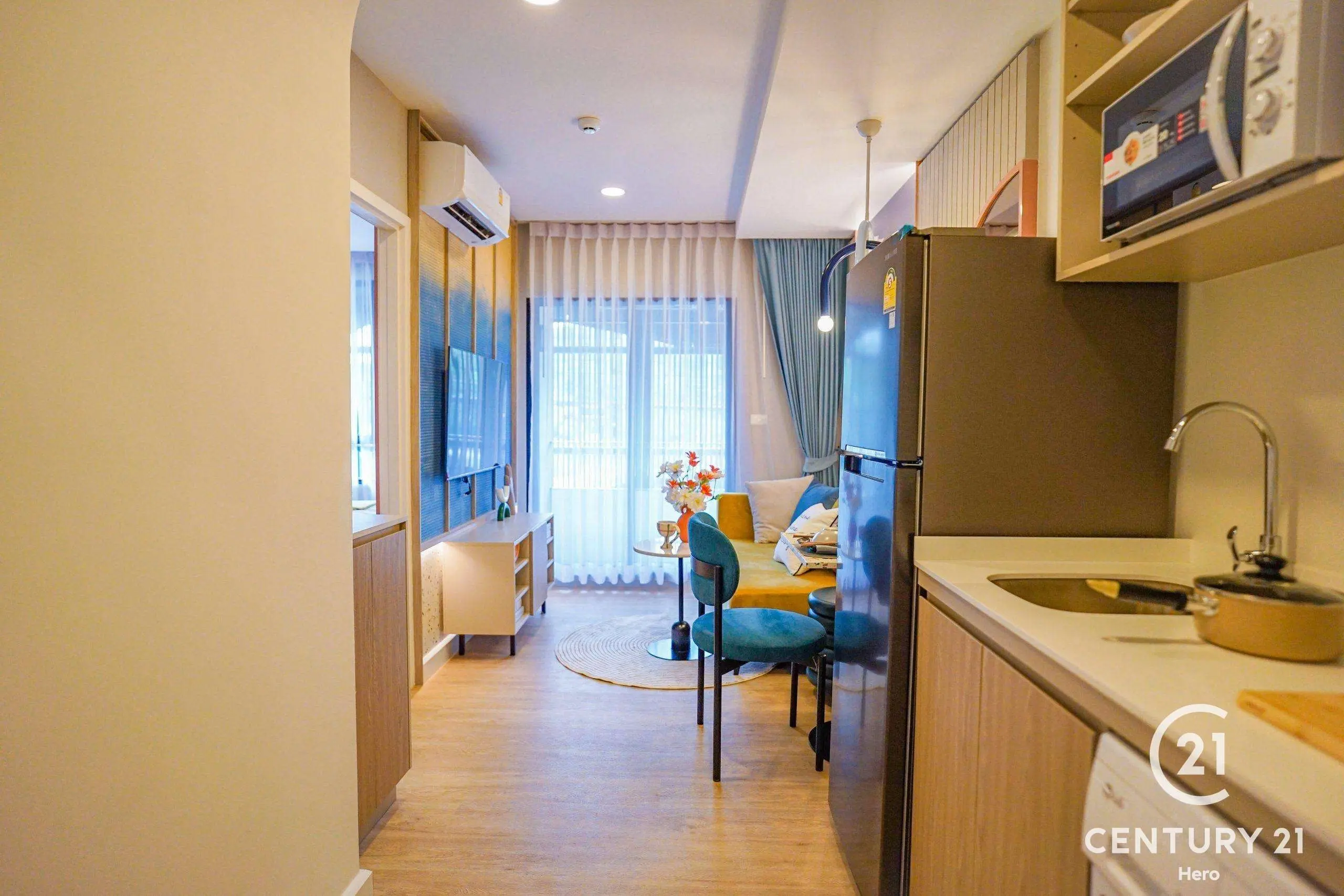1 Bedrooms Luxury Condominium near Robinson Thalang