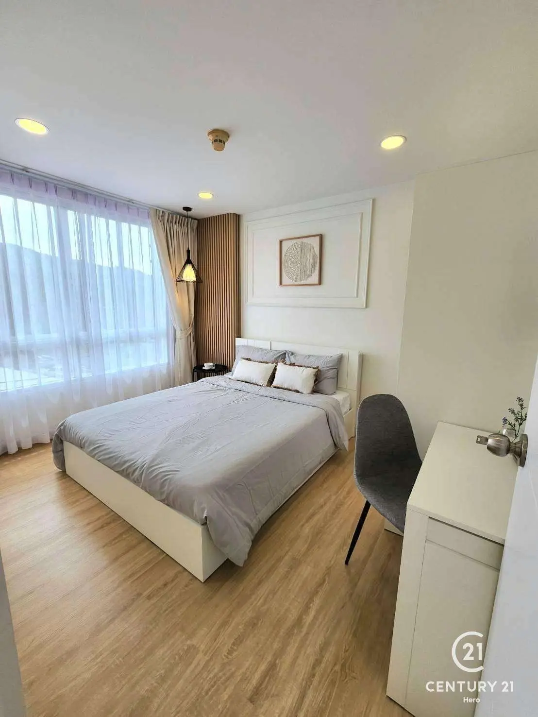 1 Bedroom Condominium for Sale near Oak Meadow International School
