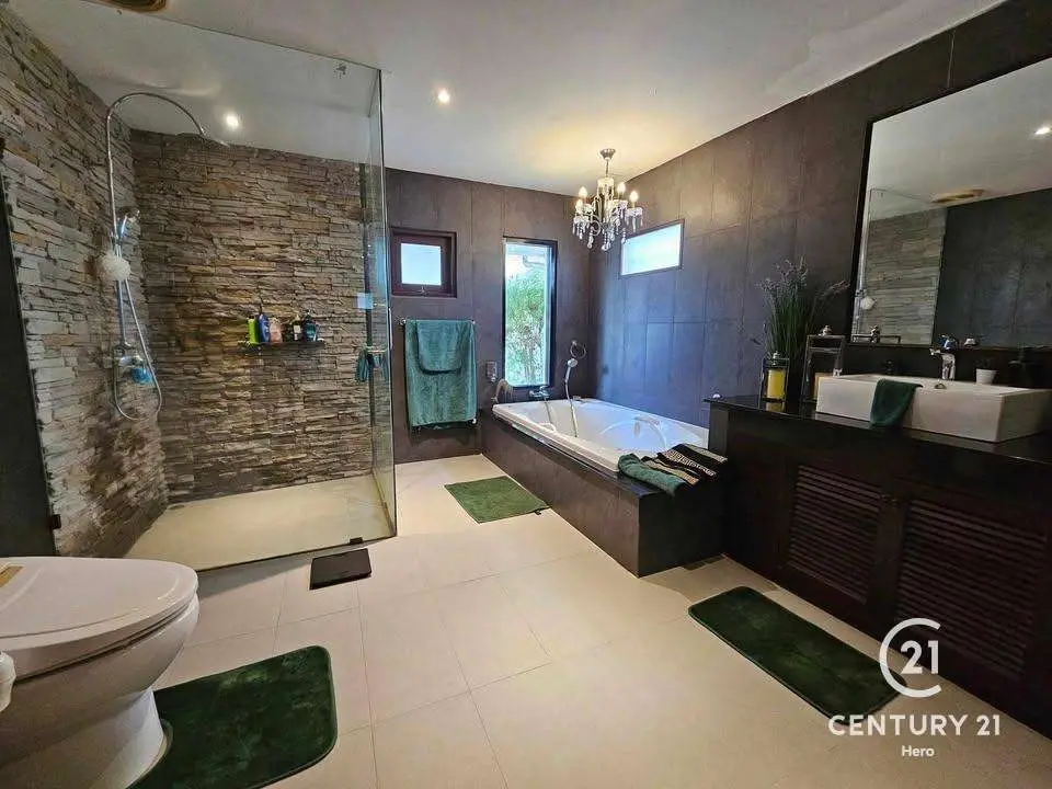 3-Bedroom Private Pool Villa for Rent in Kathu