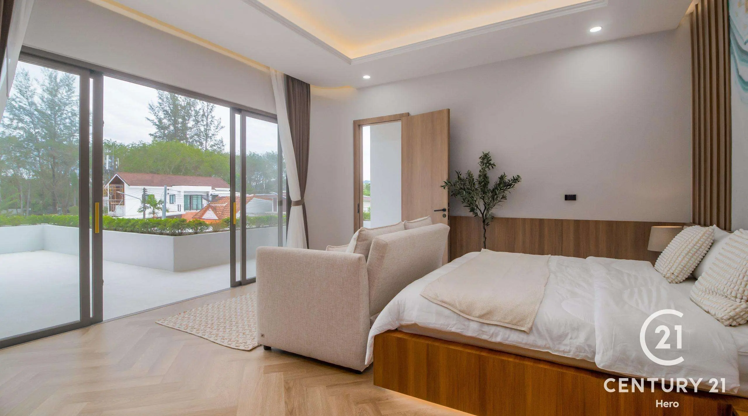 4 Bedrooms Modern Tropical Pool Villas in Cherng Talay