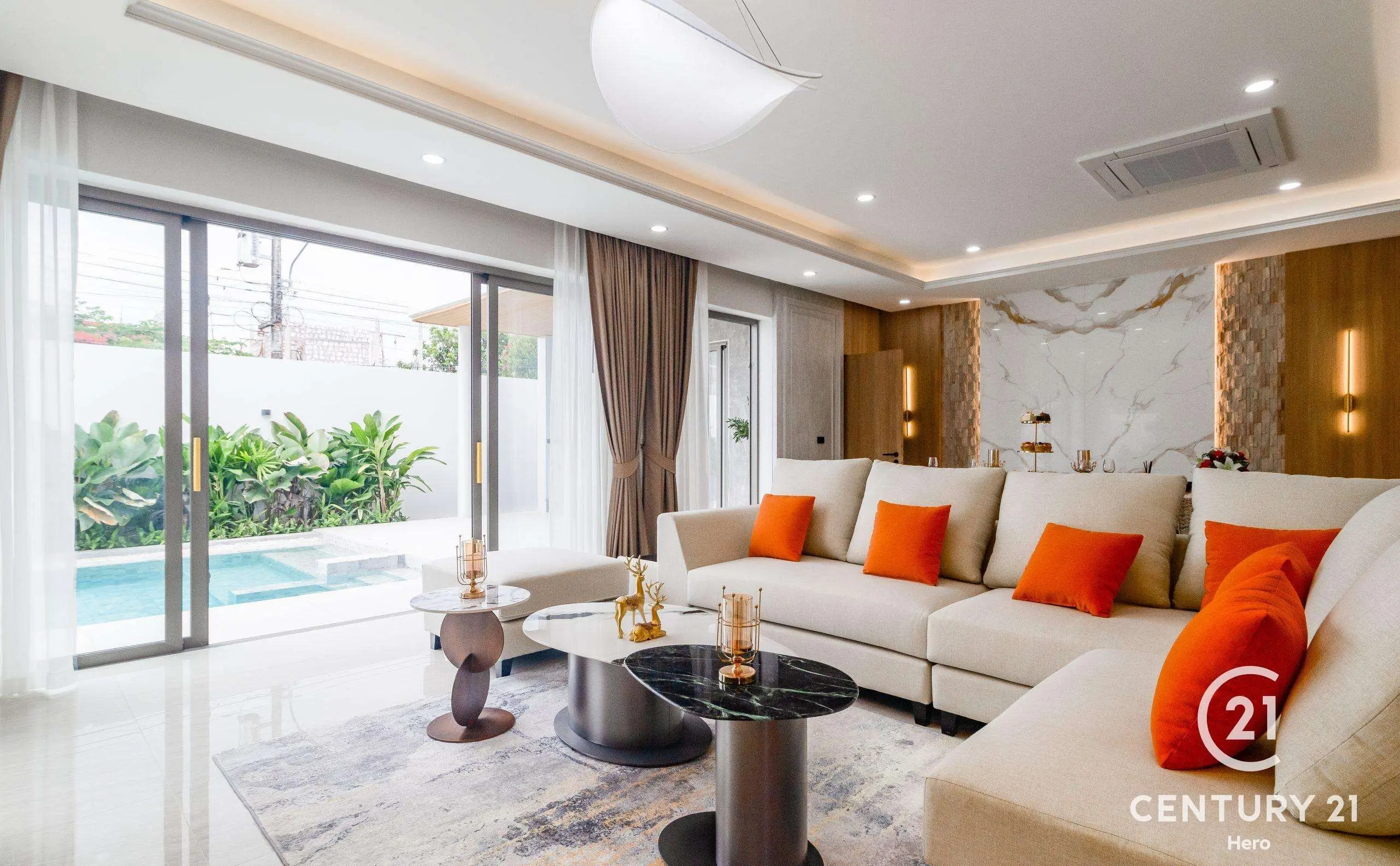 4 Bedrooms Modern Tropical Pool Villas in Cherng Talay