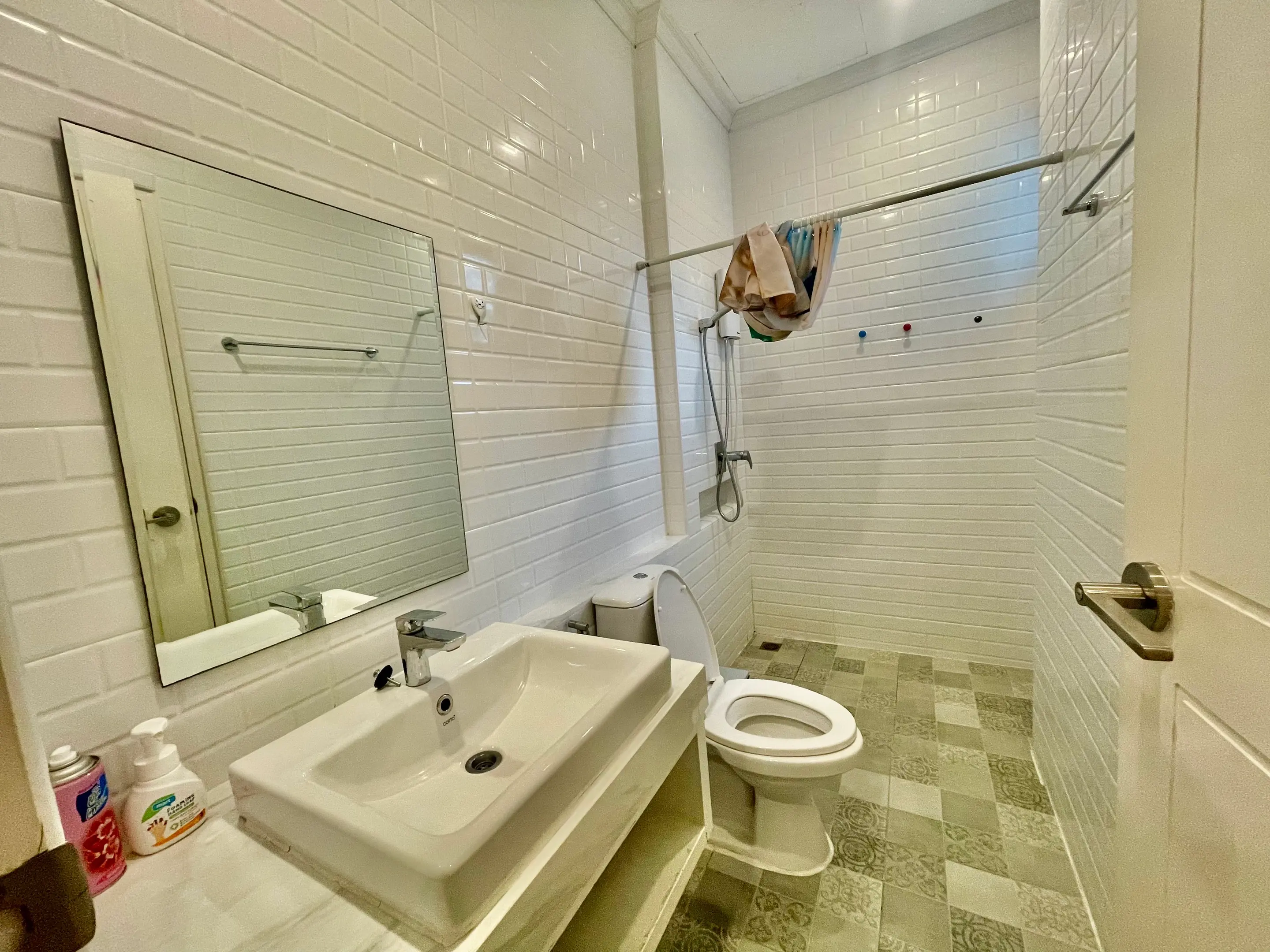 3 Bedrooms Spacious Pool Villas in Chalong – Ideal for Family Living