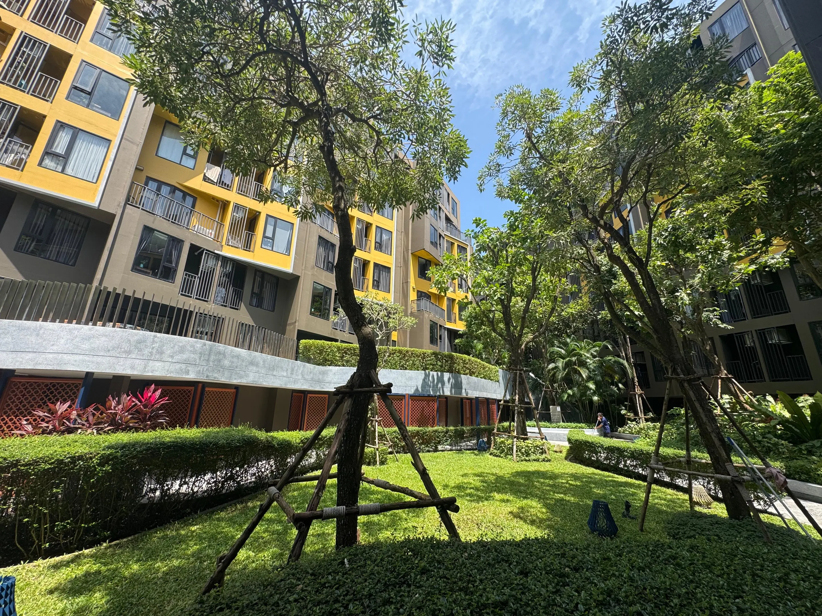 Studio Condo for Rent at The Base Central