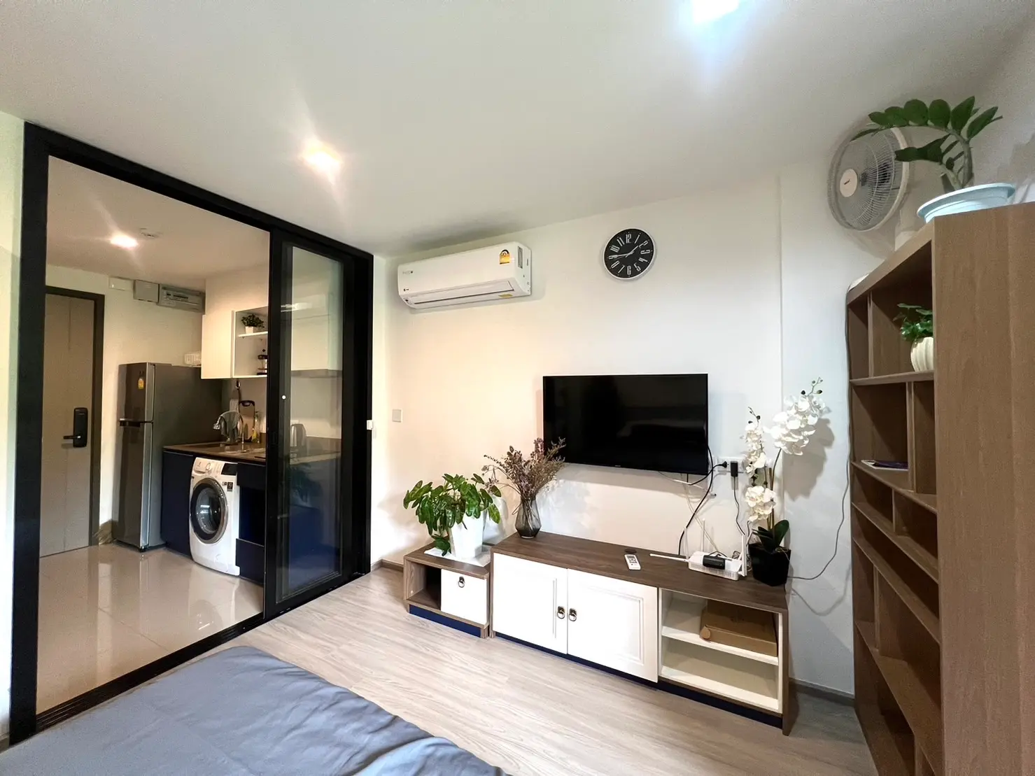 Studio Condo for Rent at The Base Central