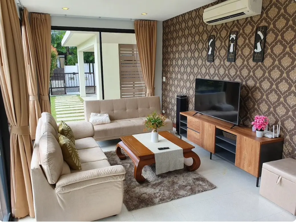 3 Bedroom Pool Villa for Rent near Loch Palm 
