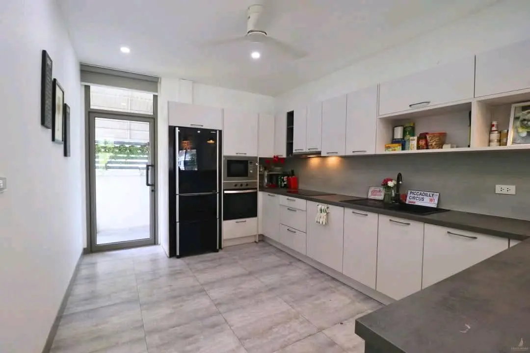 2 Bedroom Bright, Modern Villa with Private Pool 