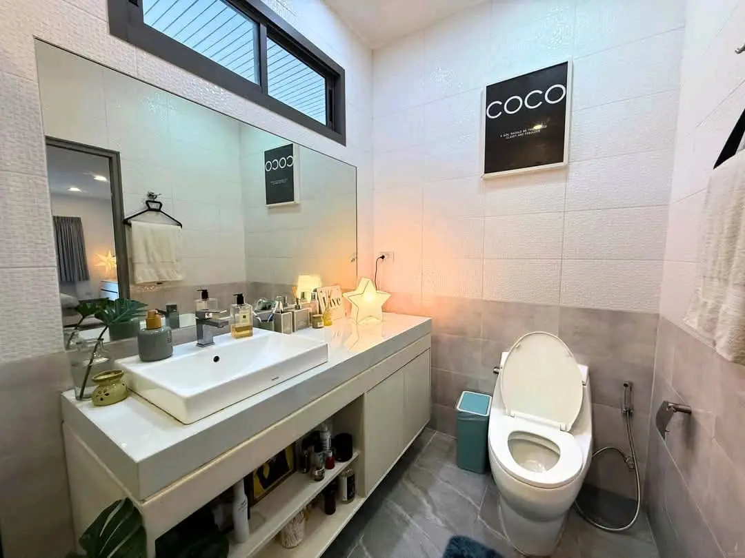 2 Bedroom Bright, Modern Villa with Private Pool 