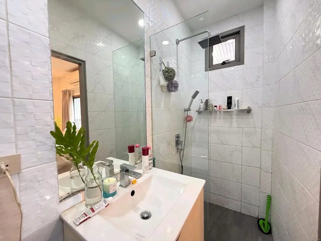 2 Bedroom Bright, Modern Villa with Private Pool 