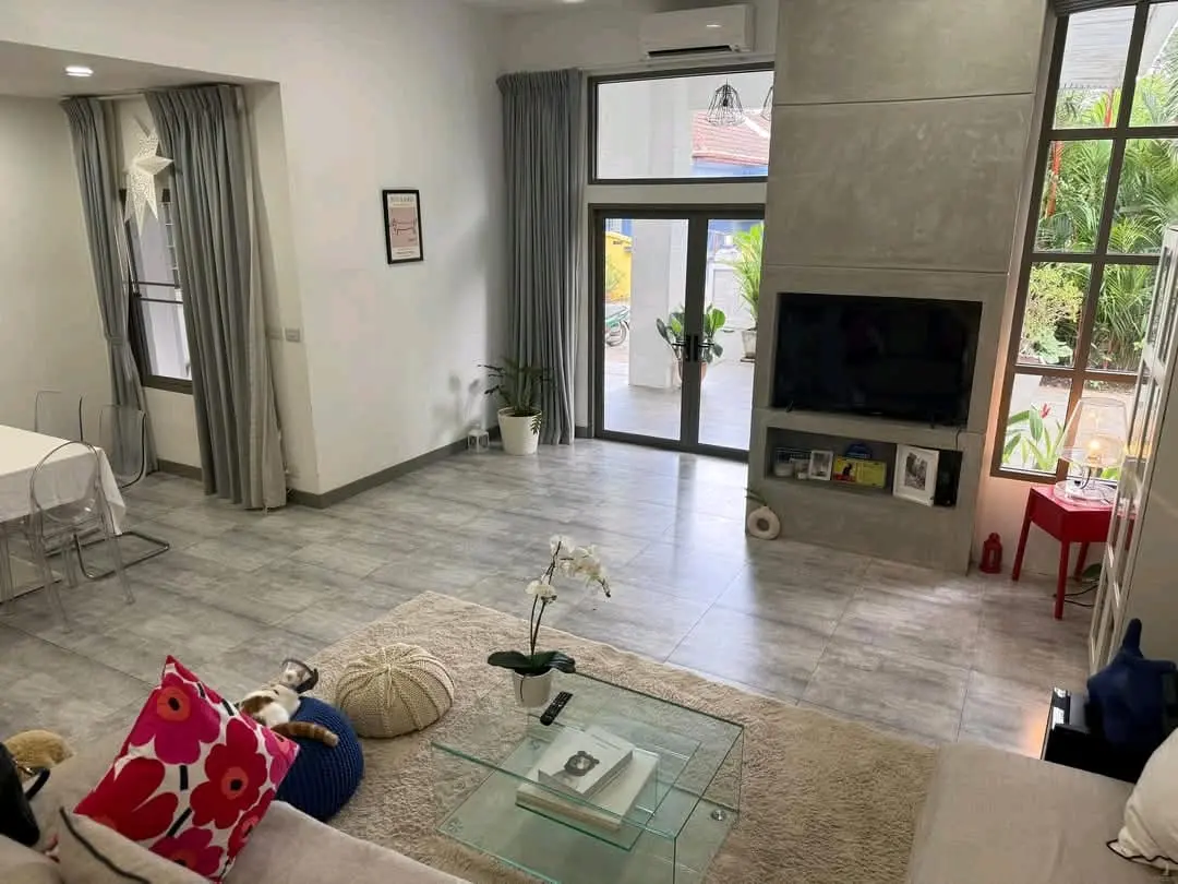 2 Bedroom Bright, Modern Villa with Private Pool 