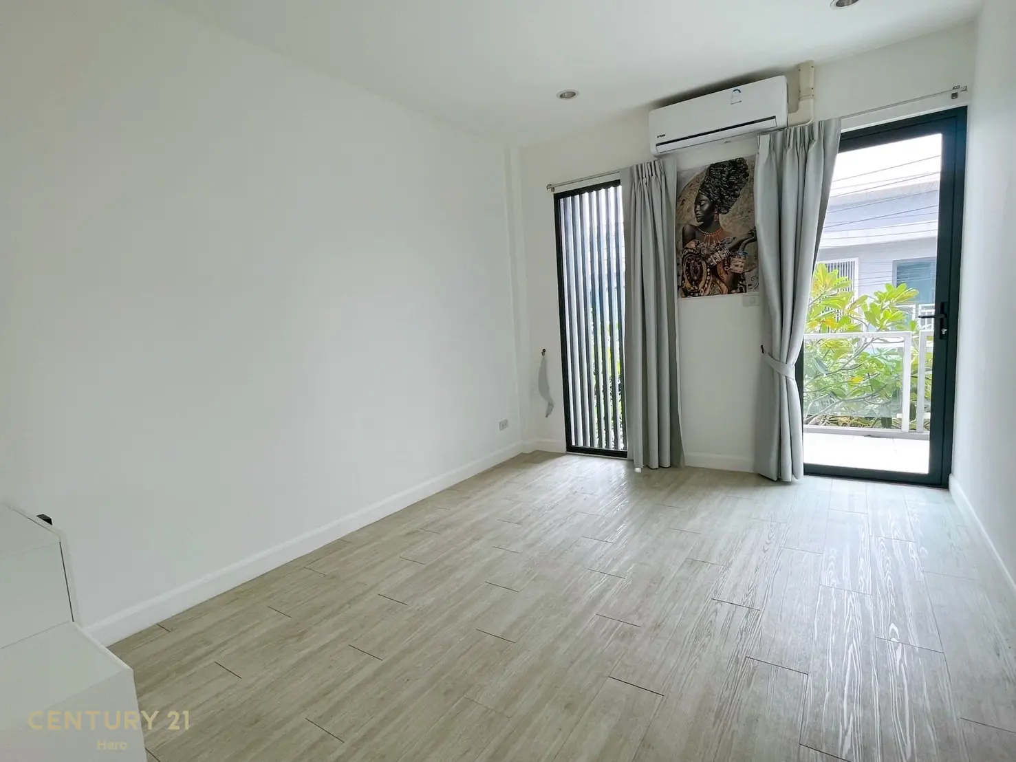 2 Bedroom + 1 Working room for rent at East Bangtaoville
