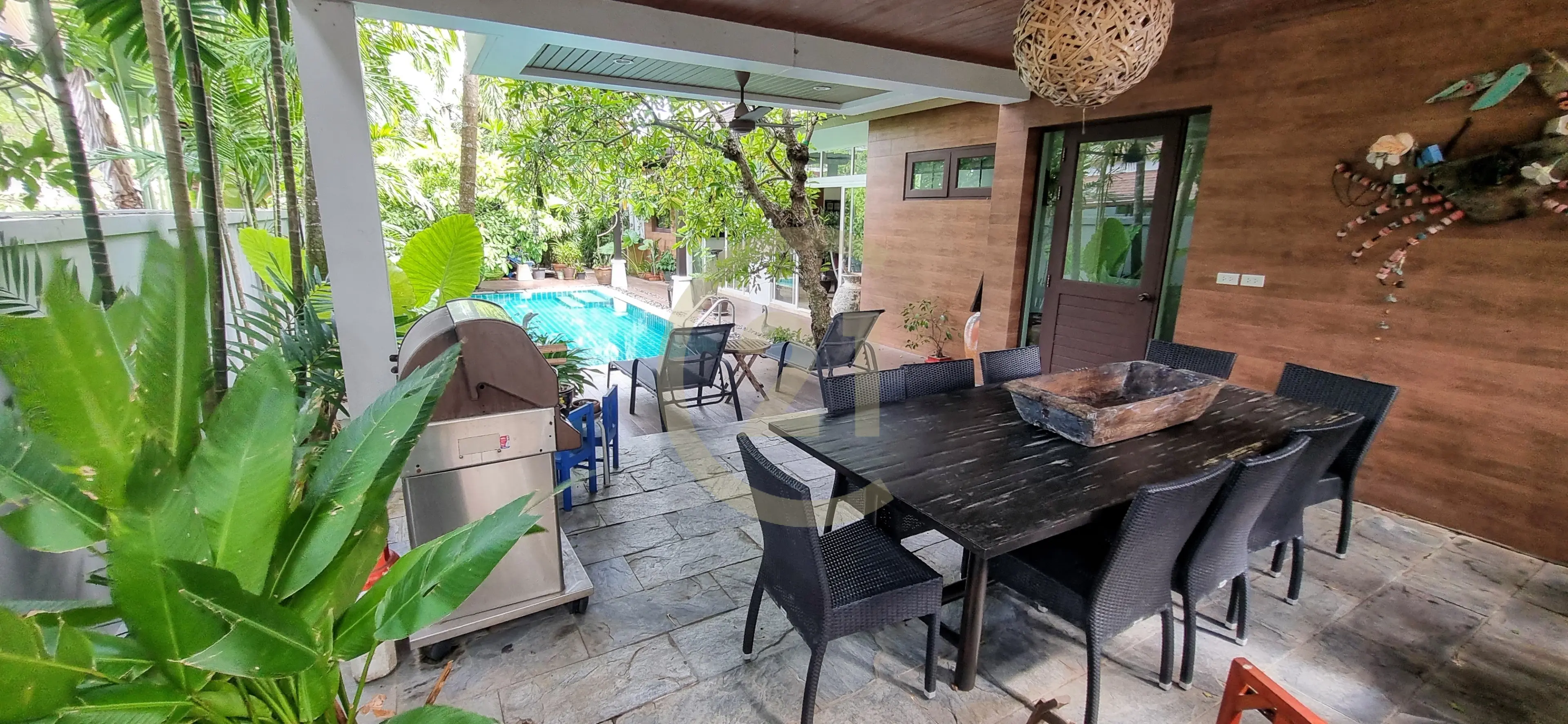 Private Pool Villa with 3 Ensuite Bedrooms in Rawai
