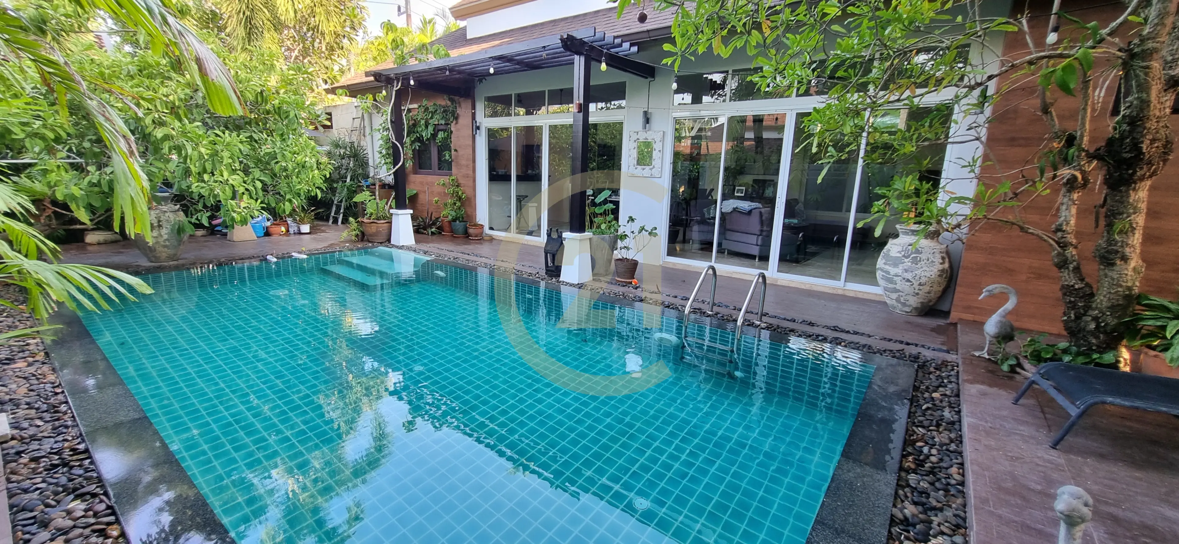 Private Pool Villa with 3 Ensuite Bedrooms in Rawai