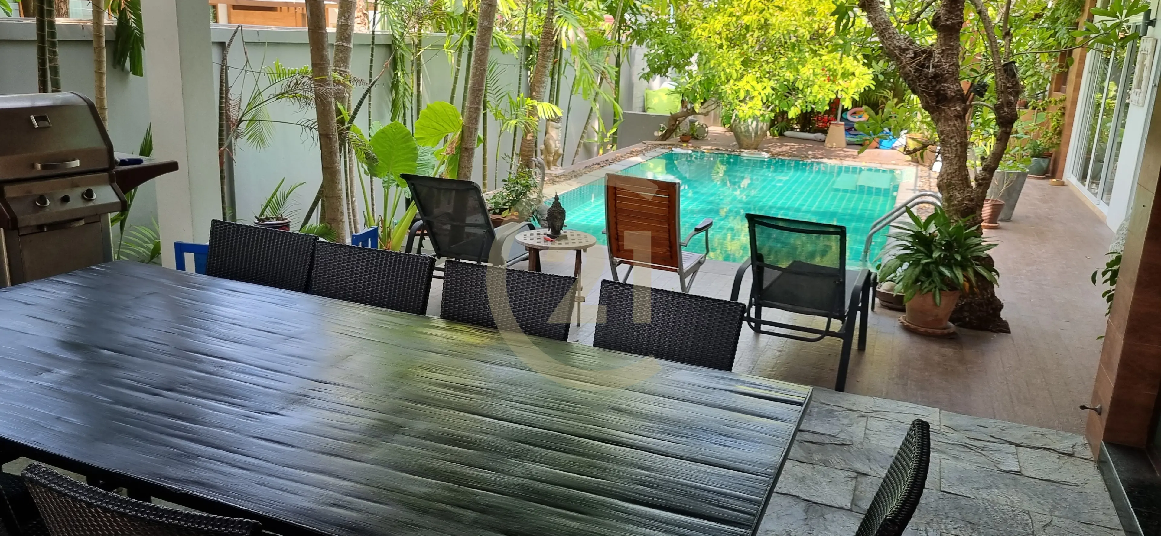 Private Pool Villa with 3 Ensuite Bedrooms in Rawai