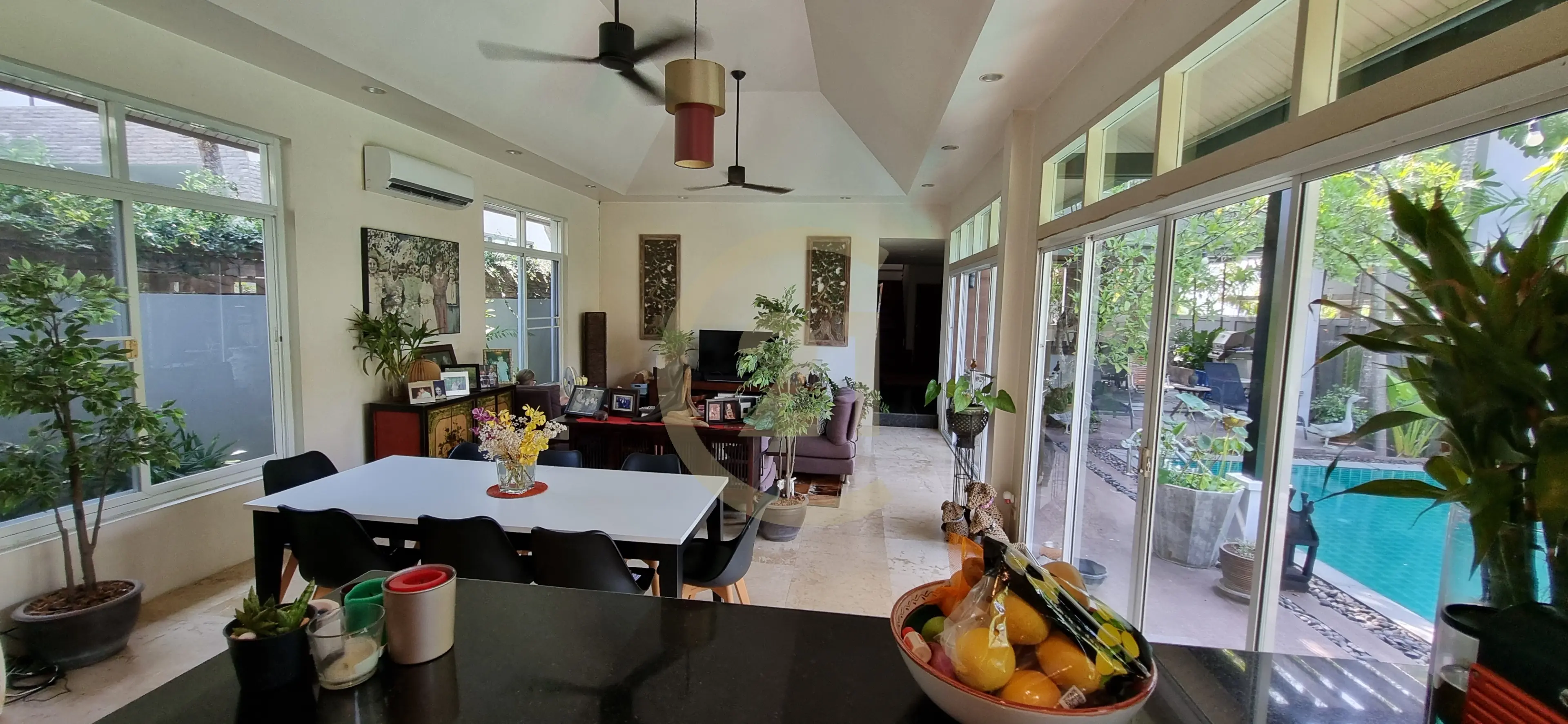 Private Pool Villa with 3 Ensuite Bedrooms in Rawai
