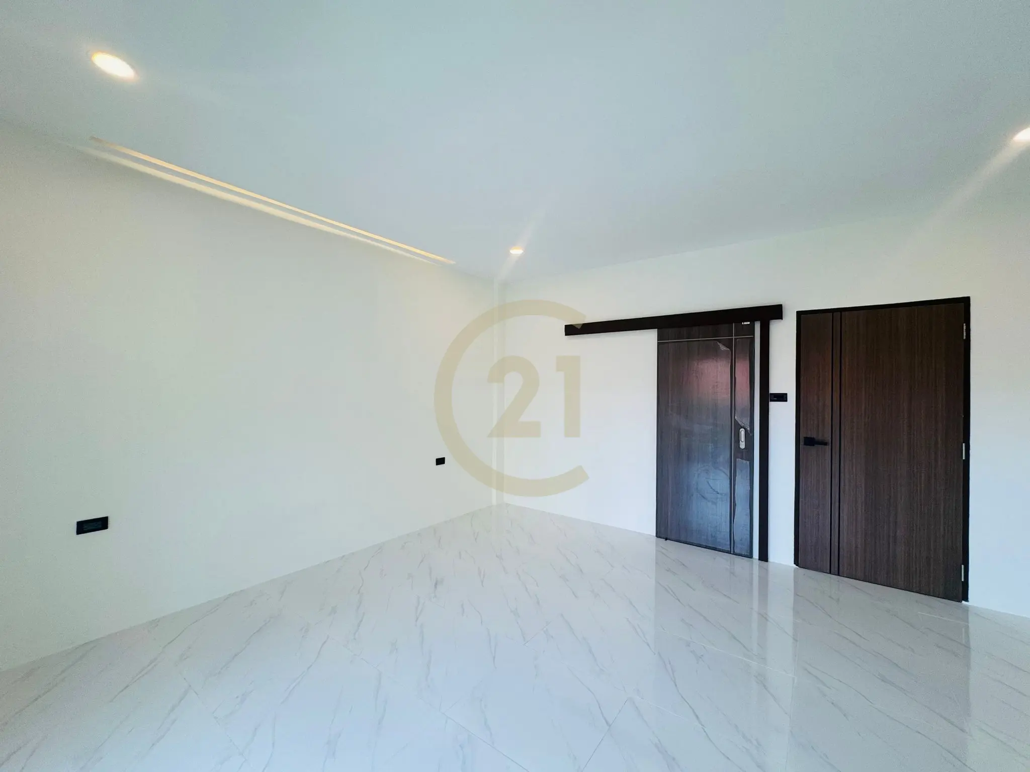 2 Bedrooms Newly Renovated Townhouse for Sale in Rawai, Phuket 
