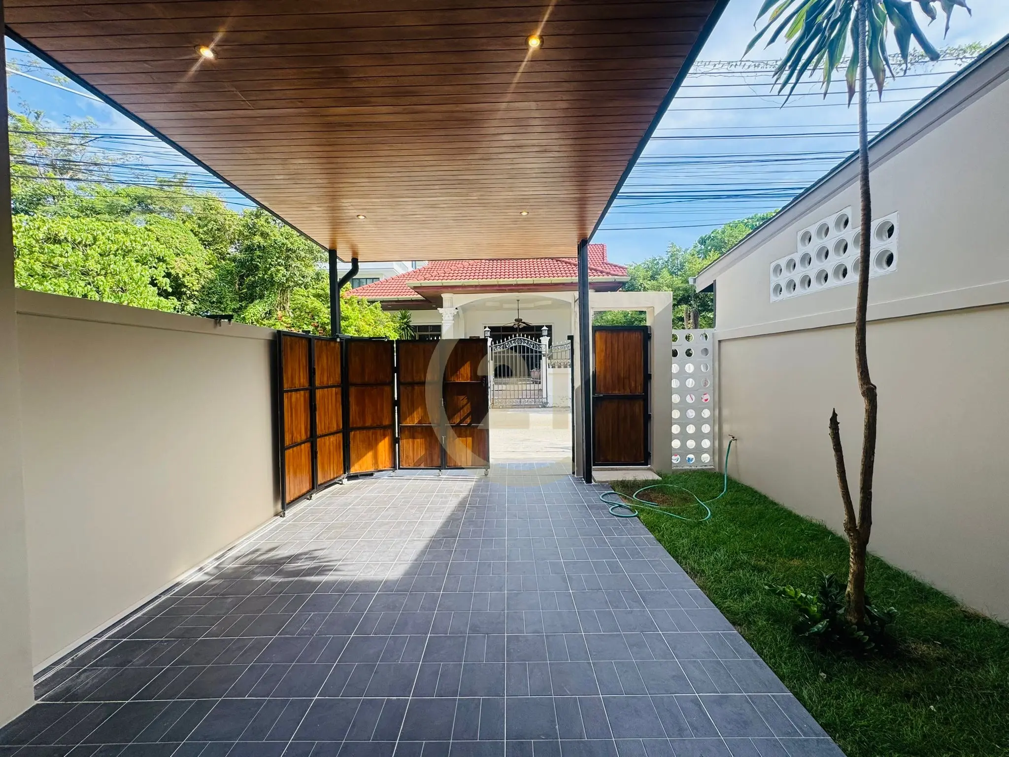2 Bedrooms Newly Renovated Townhouse for Sale in Rawai, Phuket 