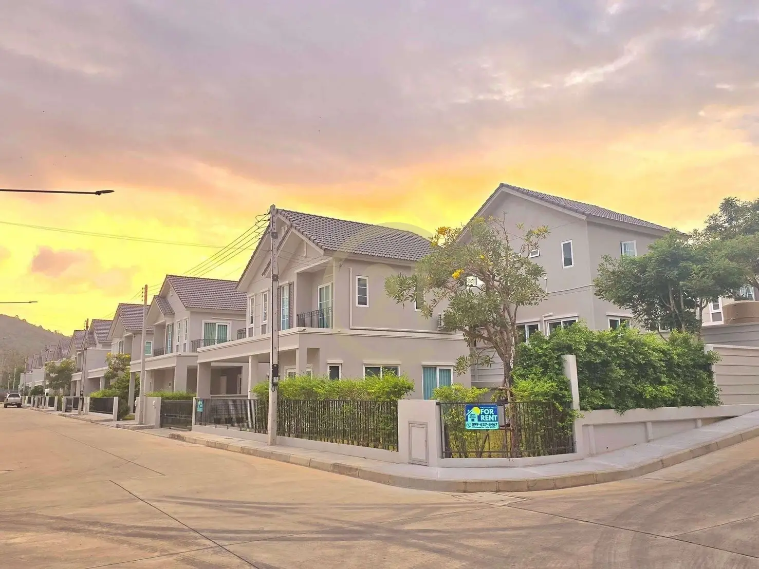 Spacious 4-Bedroom Modern Home and Lush Gardens in Pa Khlok, Phuket