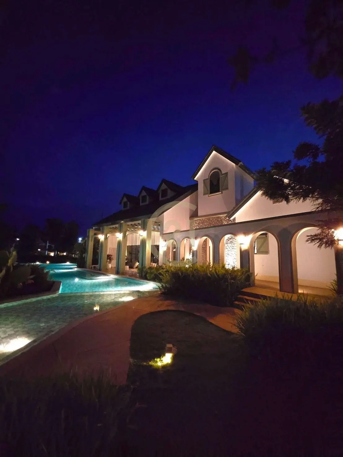 Spacious 4-Bedroom Modern Home and Lush Gardens in Pa Khlok, Phuket