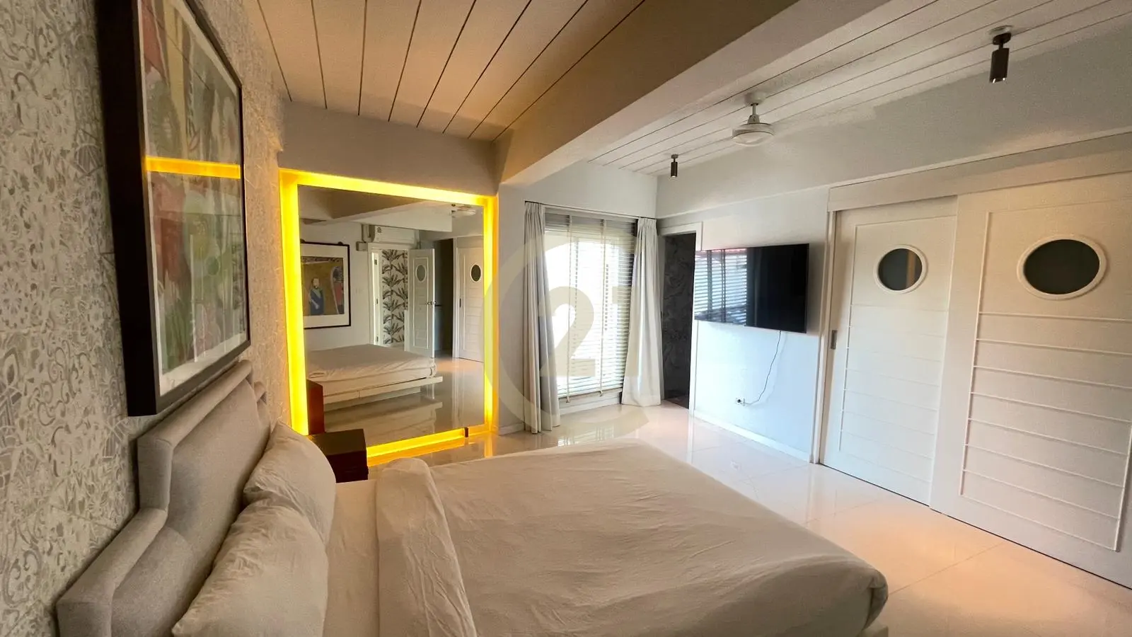 Spacious 4-Bed Penthouse in Rawai with Modern Living Spaces for Rent