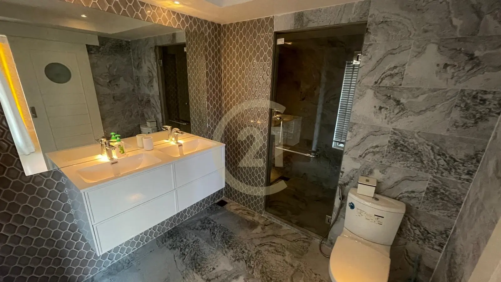 Spacious 4-Bed Penthouse in Rawai with Modern Living Spaces for Rent