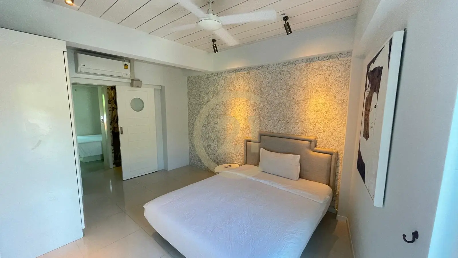 Spacious 4-Bed Penthouse in Rawai with Modern Living Spaces for Rent
