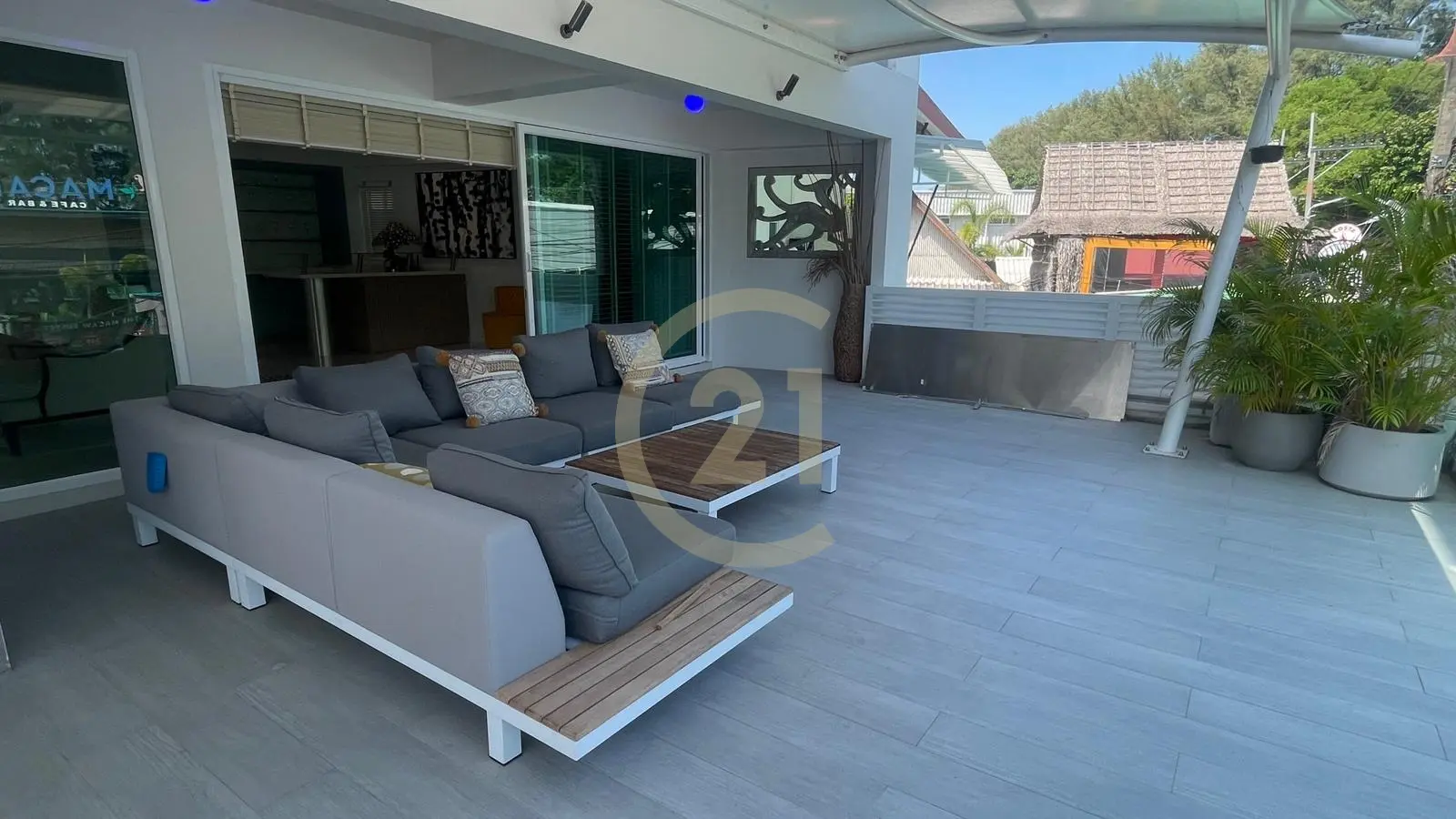 Spacious 4-Bed Penthouse in Rawai with Modern Living Spaces for Rent