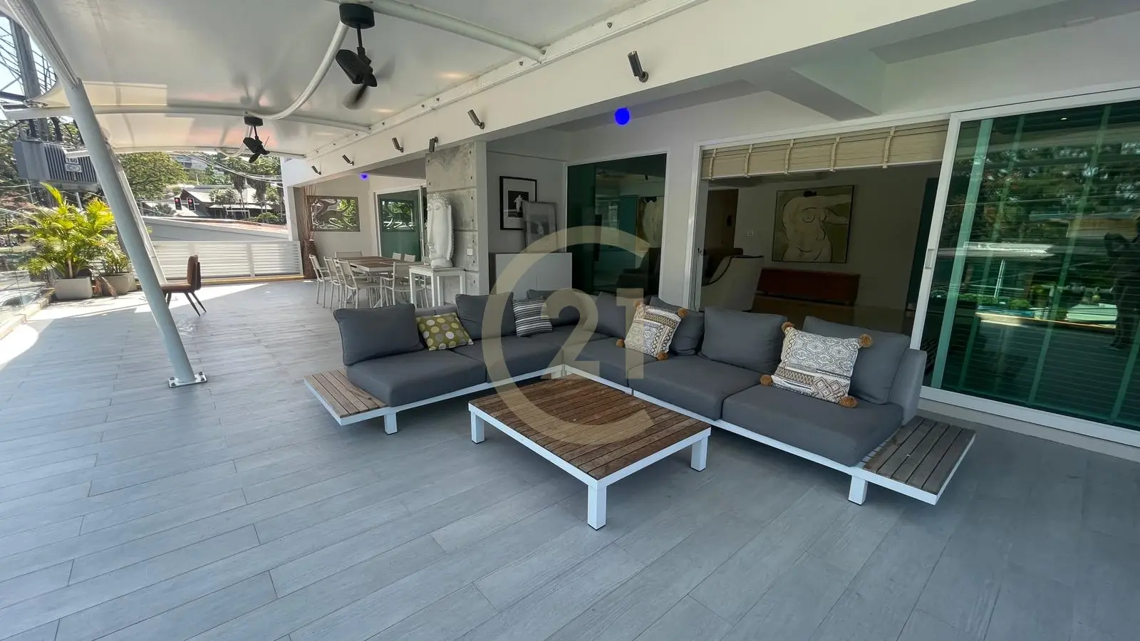 Spacious 4-Bed Penthouse in Rawai with Modern Living Spaces for Rent